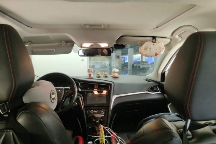 Used Venucia D60 2019 1.6L XL CVT Smart Connect Elite Edition Headliner