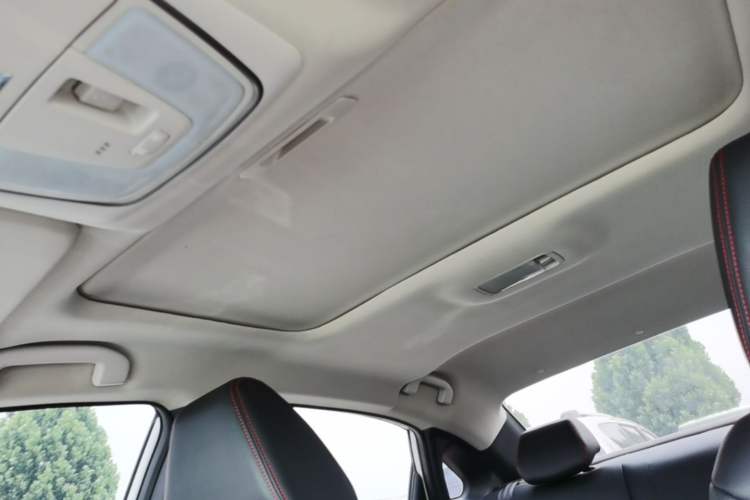 Used Venucia D60 2019 100 000 Honor 1.6L XL CVT Chenku Edition China VI Standard Headliner