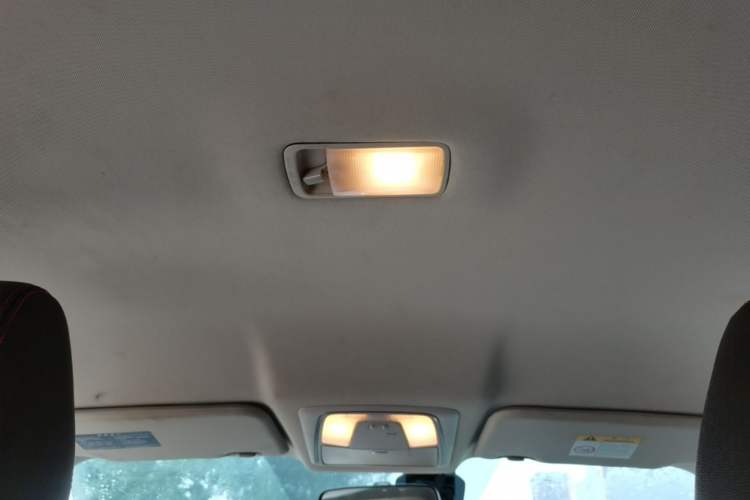 Used Venucia D60 2019 100 000 Glory 1.6L Entry Manual ChenShang Edition China VI Headliner