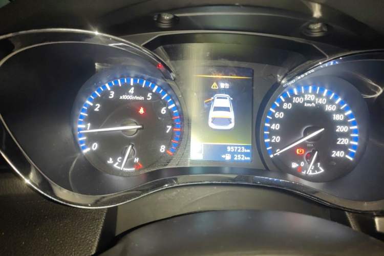 Used Venucia D60 2019 100 000 Honor 1.6L XL CVT Chenku Edition China VI Standard Instrument Cluster