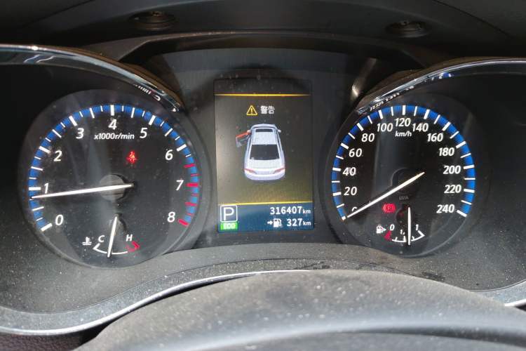 Used Venucia D60 2019 100 000 Honor 1.6L XL CVT Chenku Edition China VI Standard Instrument Cluster