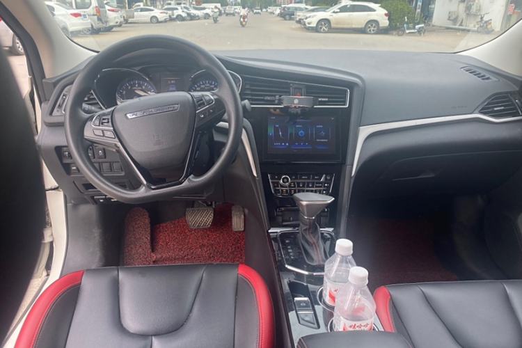 Used Venucia D60 2019 1.6L XL CVT Smart Connect Elite Edition Interior 1
