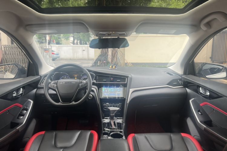 Used Venucia D60 2019 100 000 Honor 1.6L XL CVT Chenku Edition China VI Standard Interior 2