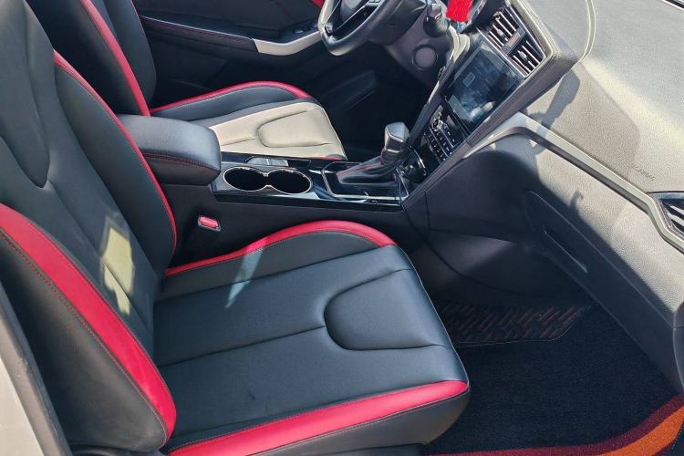 Used Venucia D60 2019 100 000 Honor 1.6L XL CVT Chenku Edition China VI Standard Interior 2