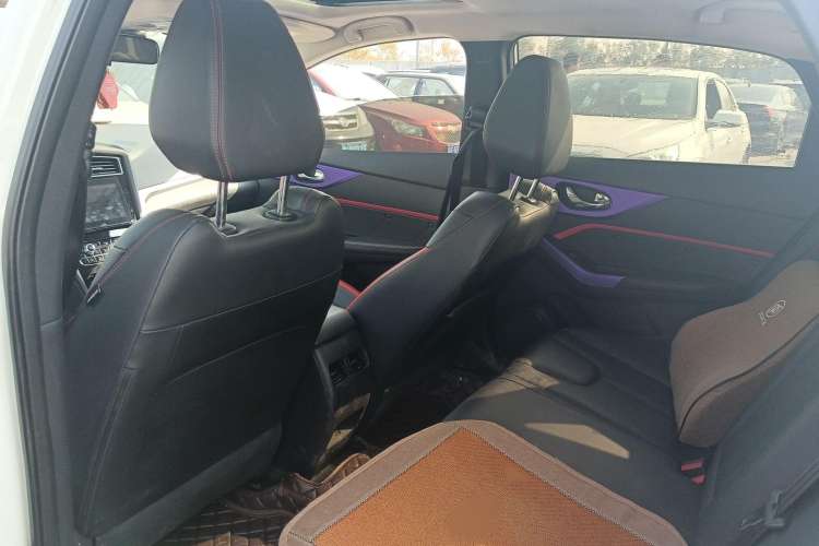 Used Venucia D60 2019 1.6L XL CVT SmartConnect Elite Edition (ISS) Interior 2