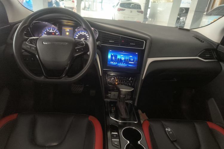 Used Venucia D60 2019 1.6L XL CVT Smart Connect Elite Edition Interior 2