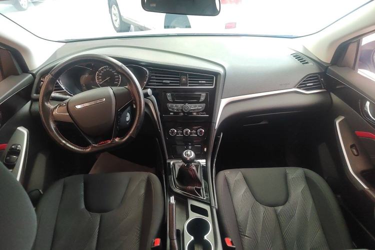 Used Venucia D60 2019 100 000 Glory 1.6L Entry Manual ChenShang Edition China VI Interior 3