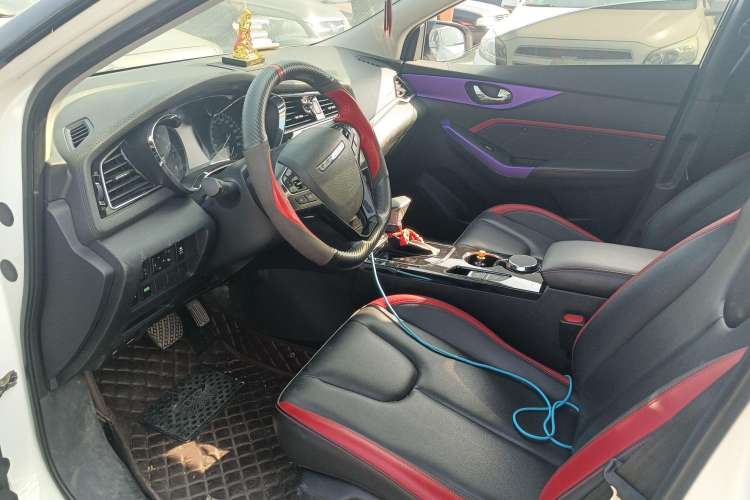 Used Venucia D60 2019 1.6L XL CVT SmartConnect Elite Edition (ISS) Interior 3