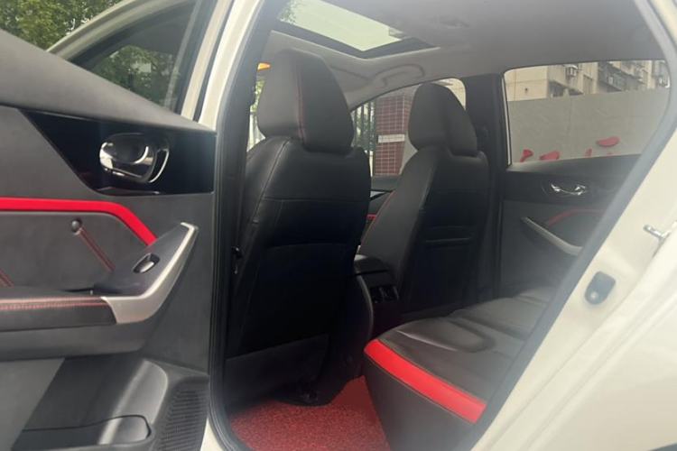 Used Venucia D60 2019 100 000 Honor 1.6L XL CVT Chenku Edition China VI Standard Interior 4