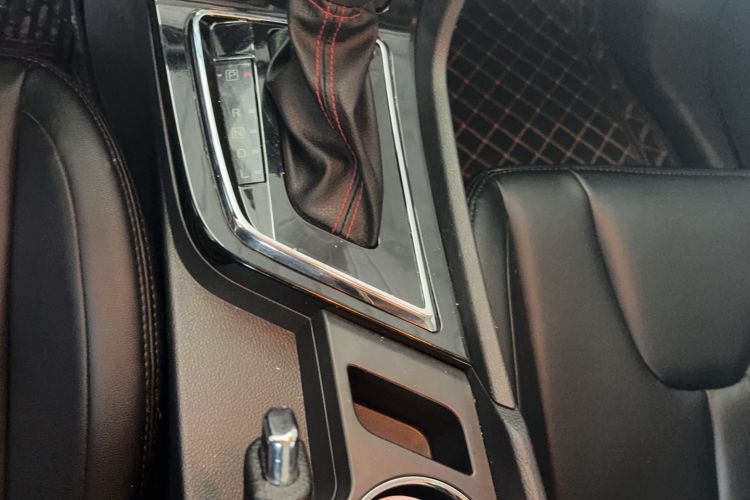 Used Venucia D60 2019 1.6L XE CVT Comfort Edition Interior 4