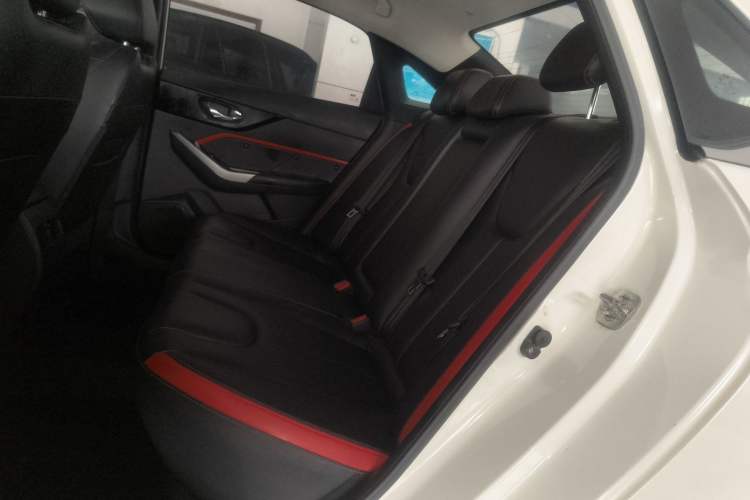 Used Venucia D60 2019 1.6L XL CVT Smart Connect Elite Edition Interior 4