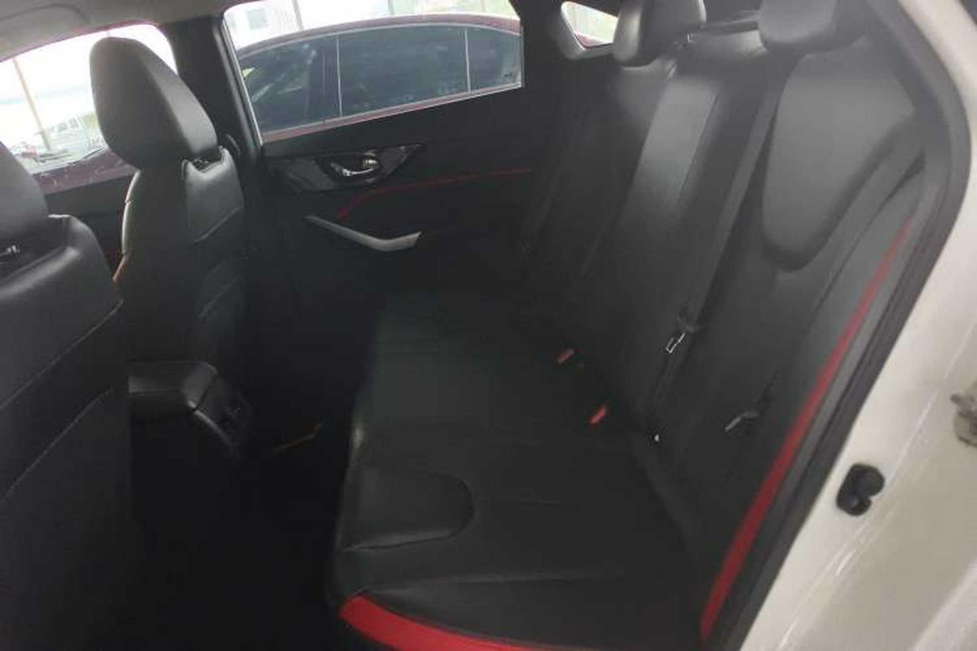 Used Venucia D60 2019 100 000 Glory 1.6L XL Manual Chenku Edition China VI Interior 4