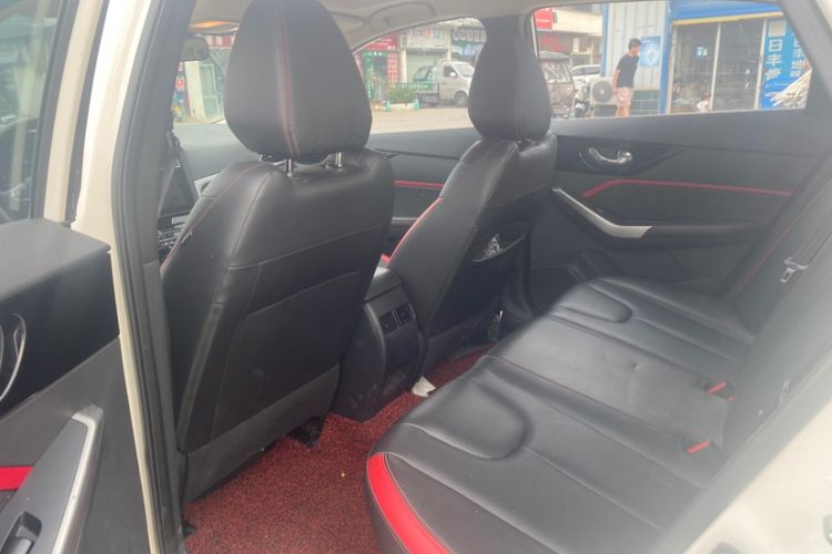 Used Venucia D60 2019 1.6L XL CVT Smart Connect Elite Edition Interior 7