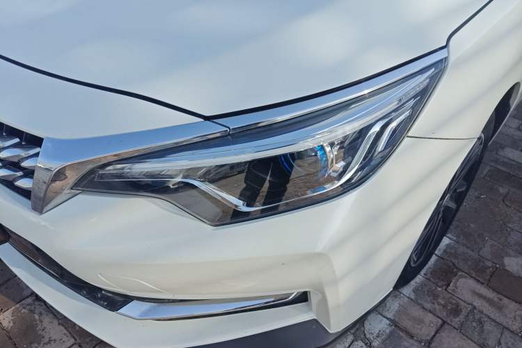 Used Venucia D60 2019 100 000 Glory 1.6L XL Manual Chenku Edition China VI Left Front Headlight