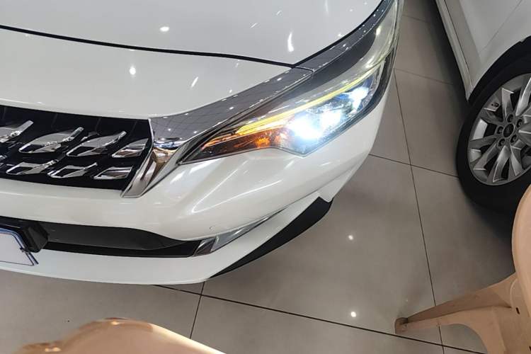 Used Venucia D60 2019 1.6L XL CVT Smart Connect Elite Edition Left Front Headlight