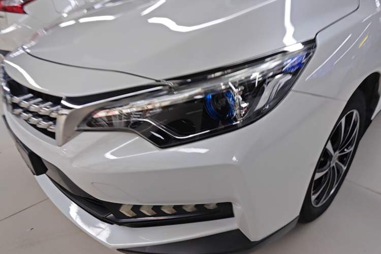 Used Venucia D60 2019 100 000 Glory 1.6L Entry Manual ChenShang Edition China VI Left Front Headlight