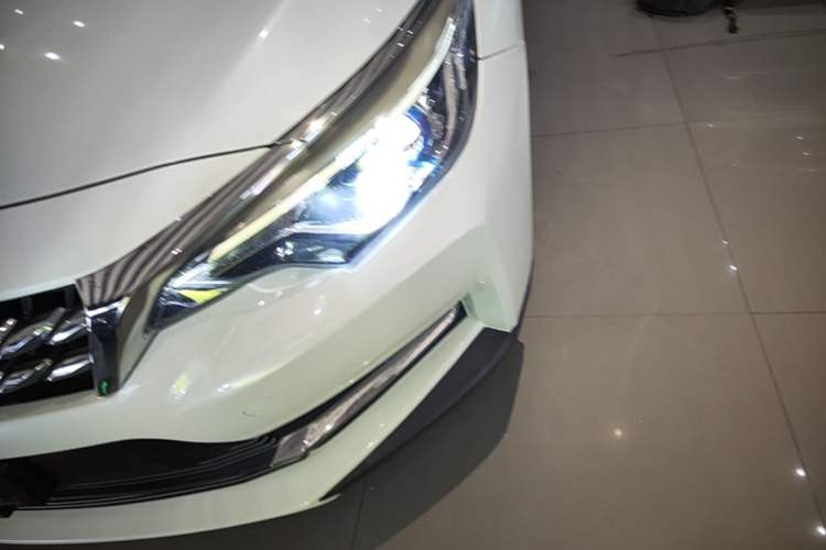 Used Venucia D60 2019 100 000 Honor 1.6L XL CVT Chenku Edition China V Standard Left Front Headlight