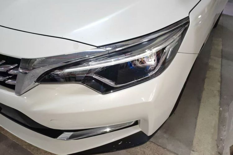 Used Venucia D60 2019 1.6L XL CVT Smart Connect Elite Edition Left Front Headlight
