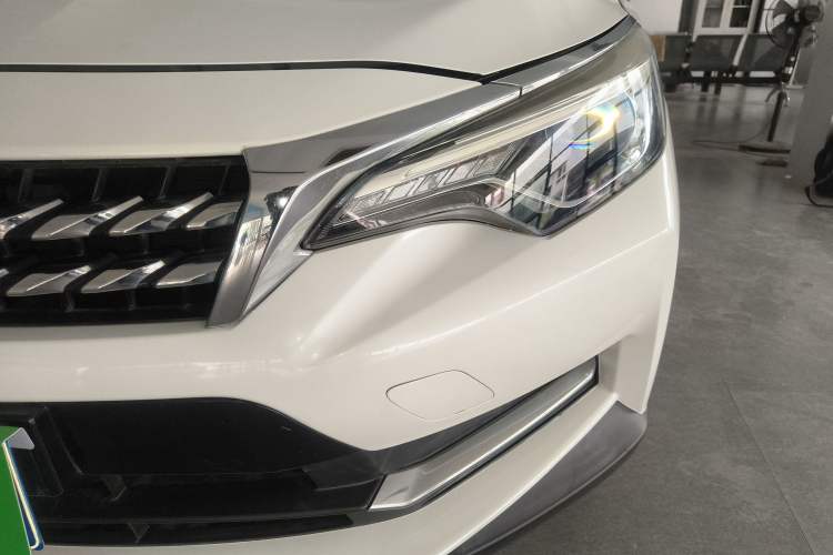 Used Venucia D60 2019 1.6L XL CVT Smart Connect Elite Edition Left Front Headlight