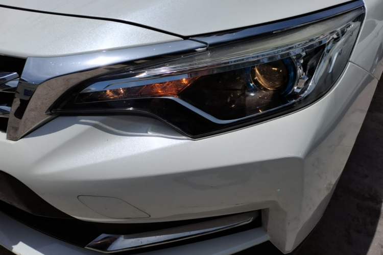 Used Venucia D60 2019 100 000 Glory 1.6L Entry Manual ChenShang Edition China VI Left Front Headlight