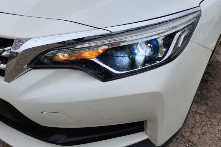 Used Venucia D60 2019 100 000 Glory 1.6L Entry Manual ChenShang Edition China VI Left Front Headlight