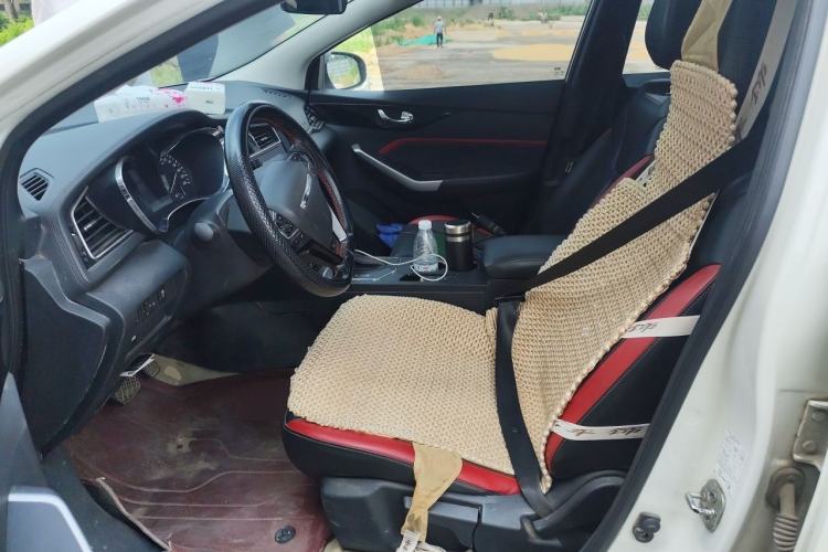 Used Venucia D60 2019 100 000 Honor 1.6L XL CVT Chenku Edition China VI Standard Left Front Seat