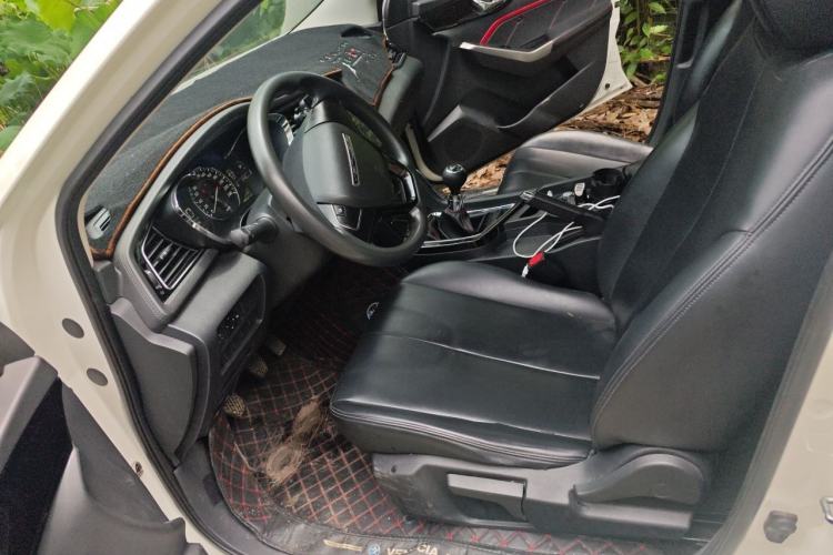 Used Venucia D60 2019 100 000-Yuan Glory 1.6L Entry Manual ChenShang Edition China V Standard Left Front Seat