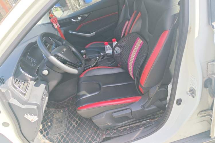 Used Venucia D60 2019 100 000 Glory 1.6L XL Manual Chenku Edition China VI Left Front Seat