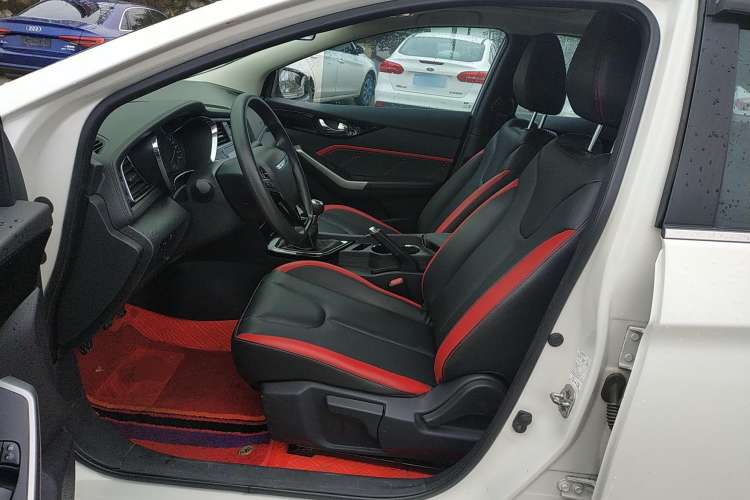 Used Venucia D60 2019 100 000 Glory 1.6L XL Manual Chenku Edition China VI Left Front Seat