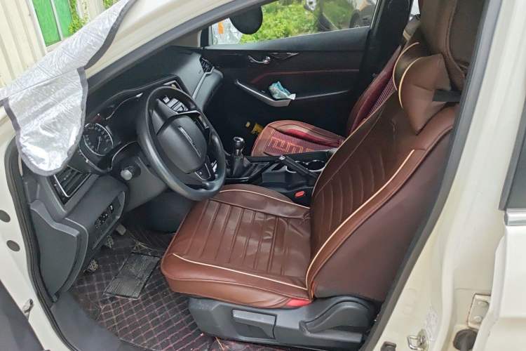 Used Venucia D60 2019 100 000-Yuan Glory 1.6L XE Manual – Chenxiang Edition China VI Left Front Seat
