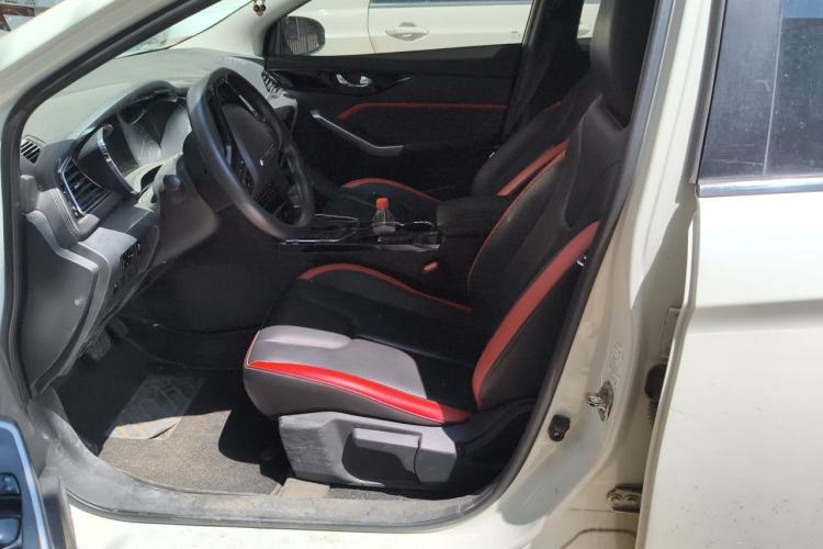 Used Venucia D60 2019 100 000 Honor 1.6L XL CVT Chenku Edition China VI Standard Left Front Seat