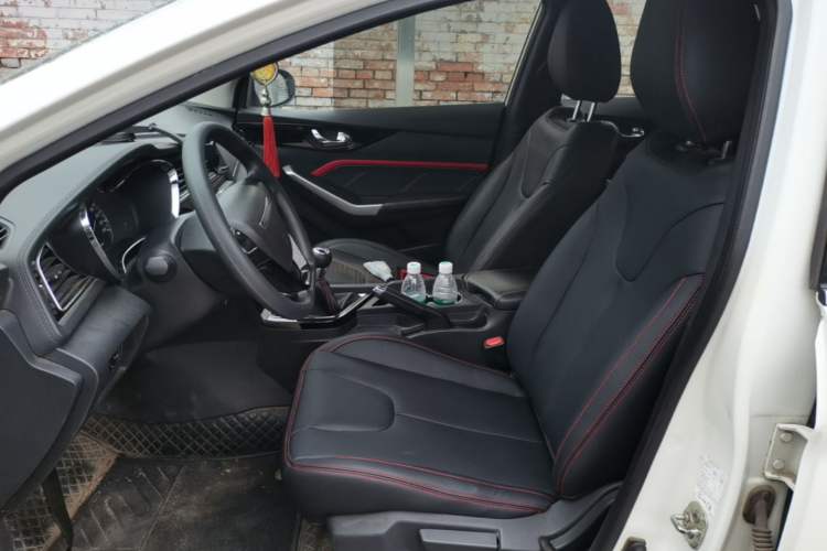 Used Venucia D60 2019 100 000 Glory 1.6L Entry Manual ChenShang Edition China VI Left Front Seat