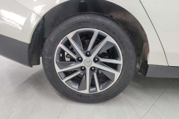 Used Venucia D60 2019 100 000 Honor 1.6L XL CVT Chenku Edition China VI Standard Left Front Wheel Hub