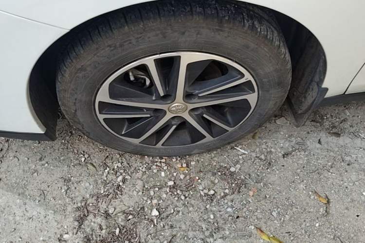 Used Venucia D60 2019 100 000 Honor 1.6L XL CVT Chenku Edition China VI Standard Left Front Wheel Hub