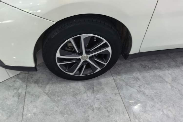 Used Venucia D60 2019 100 000 Honor 1.6L XL CVT Chenku Edition China V Standard Left Front Wheel Hub