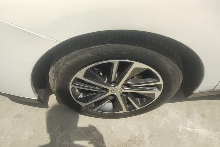 Used Venucia D60 2019 100 000 Honor 1.6L XL CVT Chenku Edition China VI Standard Left Front Wheel Hub