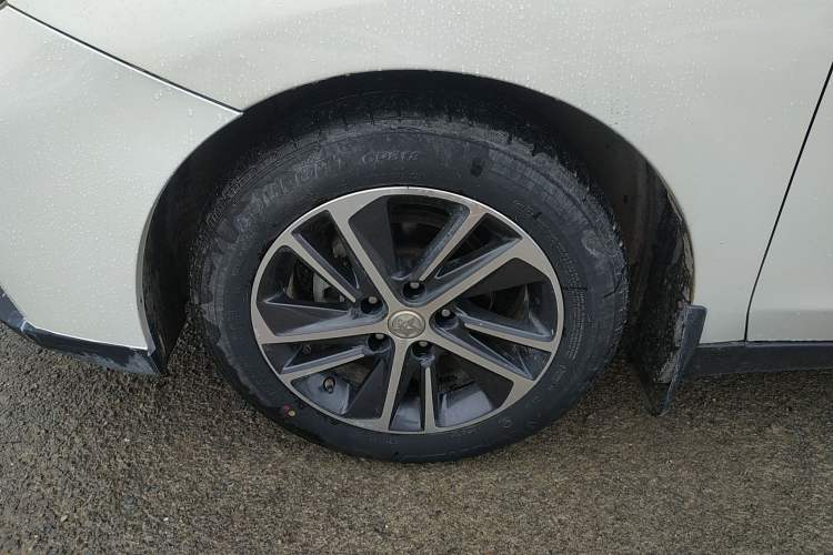 Used Venucia D60 2019 100 000 Glory 1.6L XL Manual Chenku Edition China VI Left Front Wheel Hub