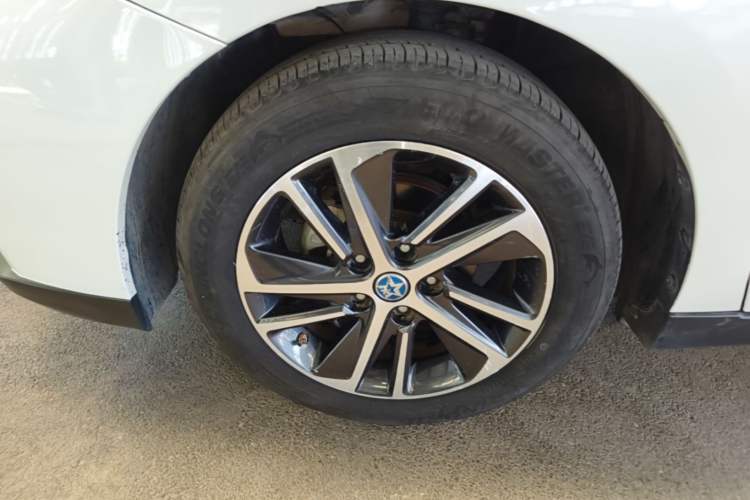 Used Venucia D60 2019 1.6L XL Manual SmartConnect Elite Edition Left Front Wheel Hub