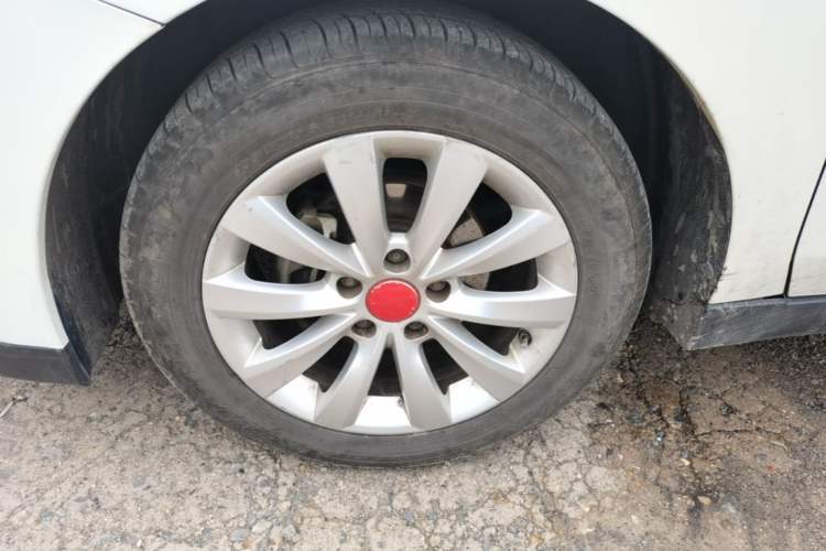 Used Venucia D60 2019 100 000 Glory 1.6L Entry Manual ChenShang Edition China VI Left Front Wheel Hub