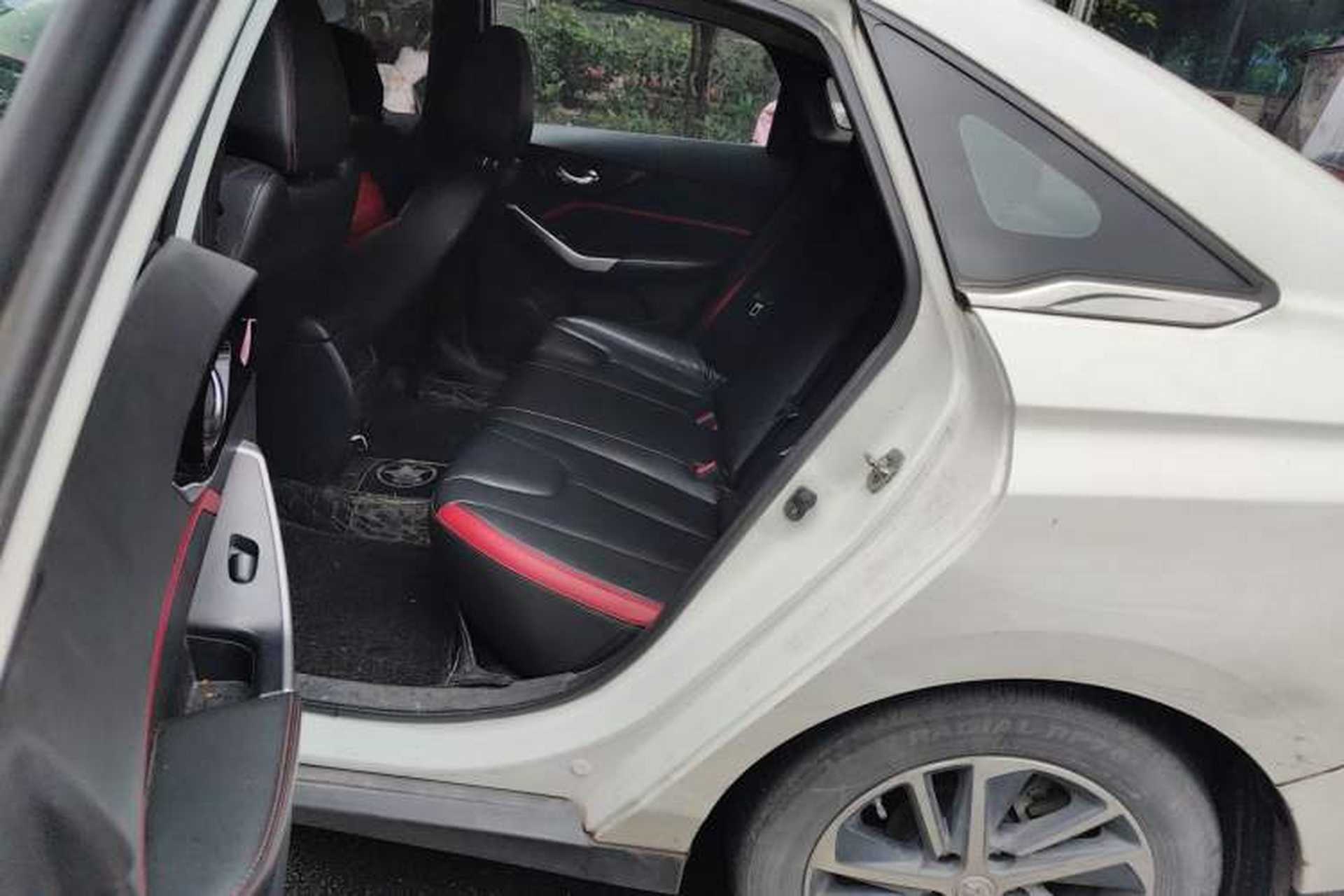 Used Venucia D60 2019 100 000 Honor 1.6L XL CVT Chenku Edition China VI Standard Left Rear Seat
