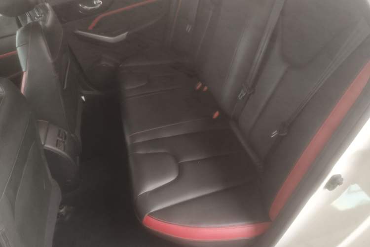 Used Venucia D60 2019 100 000 Honor 1.6L XL CVT Chenku Edition China VI Standard Left Rear Seat