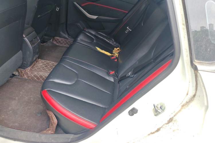 Used Venucia D60 2019 100 000 Honor 1.6L XL CVT Chenku Edition China VI Standard Left Rear Seat