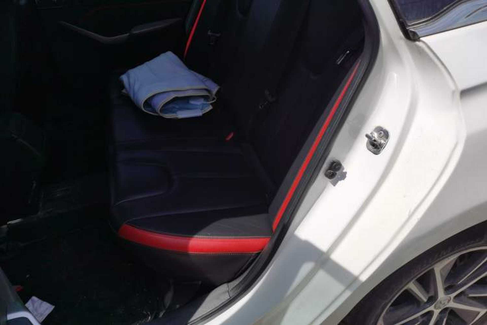 Used Venucia D60 2019 100 000 Glory 1.6L XL Manual Chenku Edition China VI Left Rear Seat