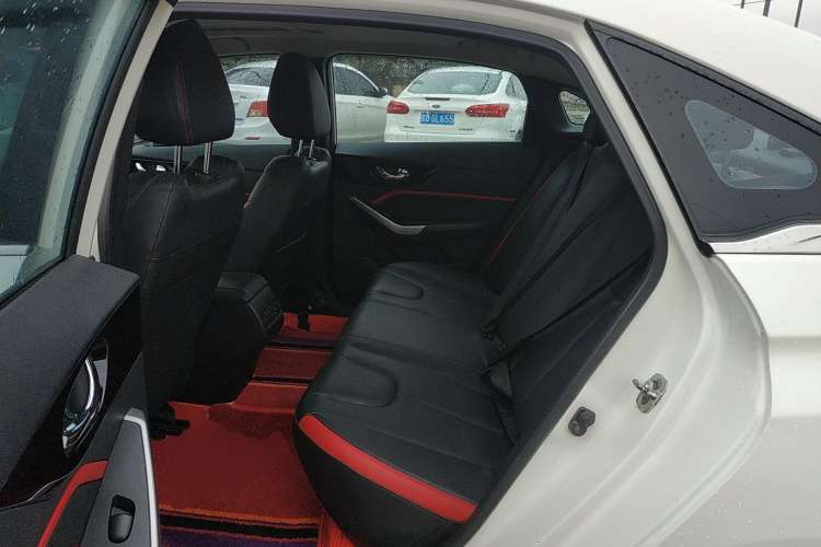Used Venucia D60 2019 100 000 Glory 1.6L XL Manual Chenku Edition China VI Left Rear Seat