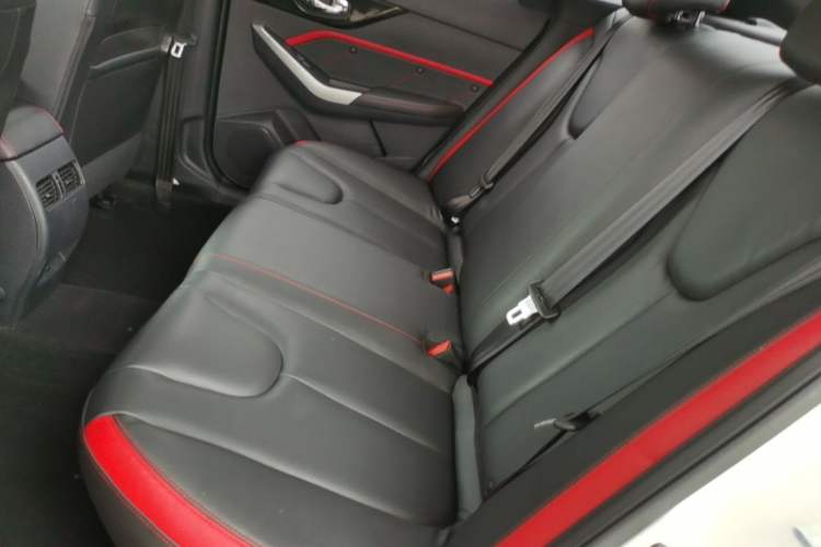 Used Venucia D60 2019 100 000 Honor 1.6L XL CVT Chenku Edition China VI Standard Left Rear Seat
