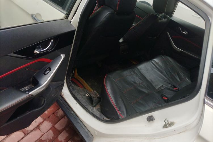 Used Venucia D60 2019 100 000-Yuan Glory 1.6L XE CVT Chenxiang Edition China VI Standard Left Rear Seat