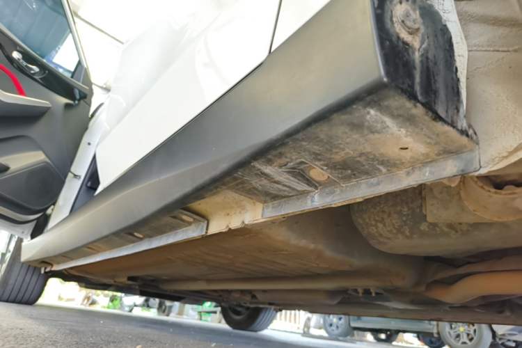 Used Venucia D60 2019 1.6L XL Manual SmartConnect Elite Edition Left Side Sill