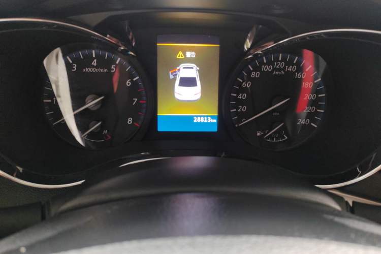 Used Venucia D60 2019 100 000 Honor 1.6L XL CVT Chenku Edition China VI Standard Odometer Close Up