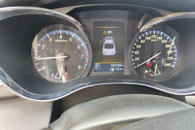 Used Venucia D60 2019 100 000 Honor 1.6L XL CVT Chenku Edition China VI Standard Odometer Close Up