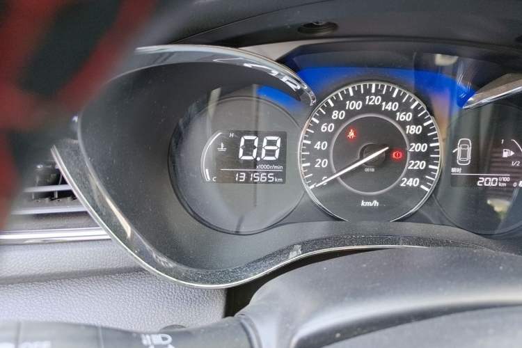 Used Venucia D60 2019 100 000 Glory 1.6L Entry Manual ChenShang Edition China VI Odometer Close Up